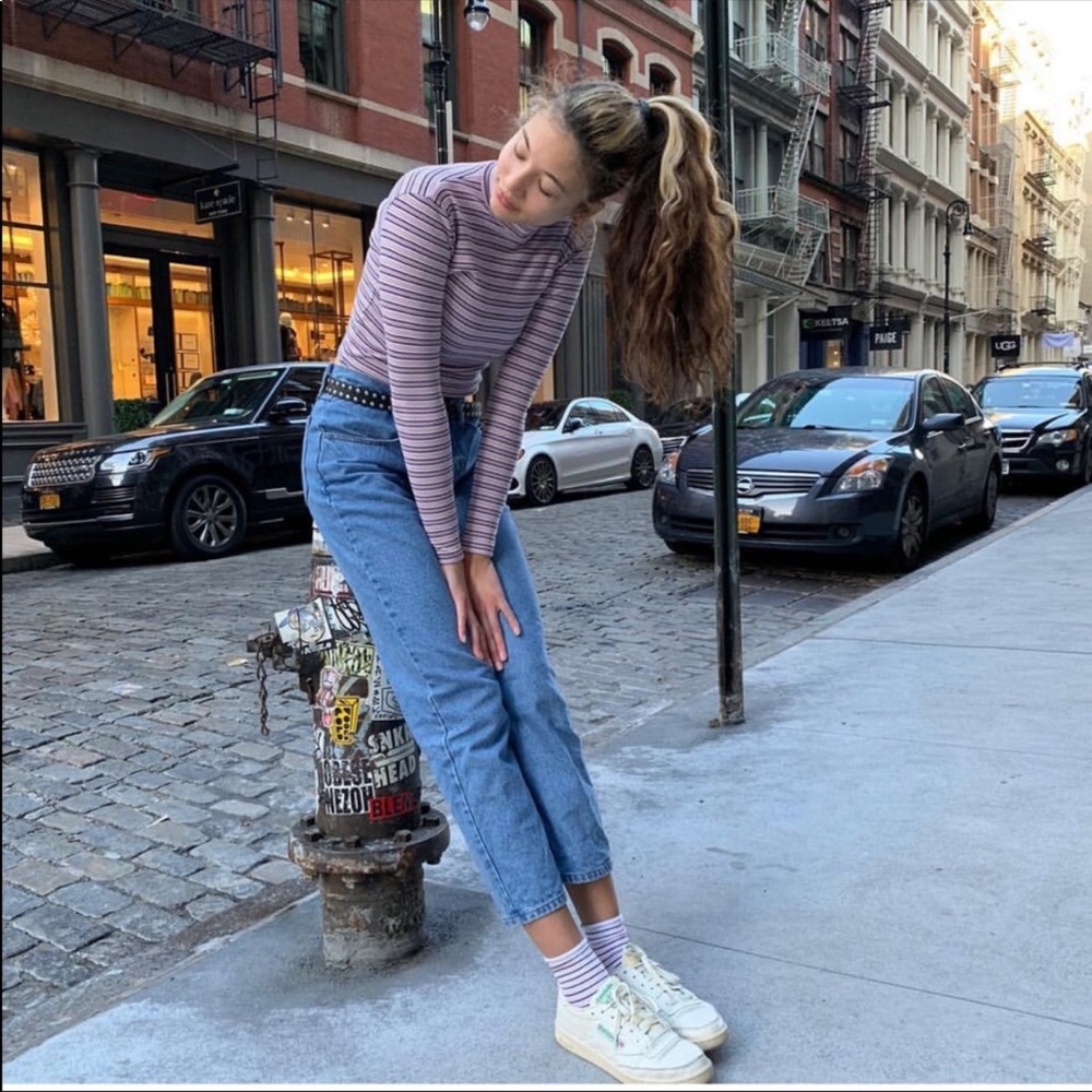 Brandy Melville High Waisted Mom light wash jeans - Picture 1 of 4